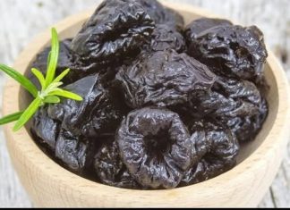 Pije piće od šljive svako jutro na prazan stomak: evo šta se dešava