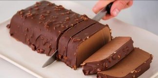 Prepustite se neodoljivom užitku kremaste ledene torte ukrašene nevjerojatno hrskavom glazurom, a sve je napravljeno od samo četiri jednostavna sastojka.