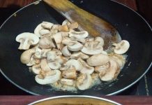 Današnji recept je besprijekoran kremasti umak od gljiva koji se može brzo pripremiti.