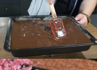 GRČKA TORTA: Kakao biskvit preliven bogatim čokoladnim nadjevom (VIDEO) Prepustite se jednoj od najfinijih grčkih čokoladnih torti.