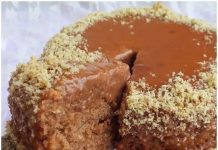 UKUSNA ČOKOLADNA TORTA GOTOVA ZA SAMO 5 MINUTA POMOĆU MJERICA