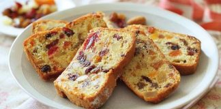 Osnovna torta sa suhim voćem, primjerena za sve svečane prilike.