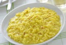 OPŠIRNI VODIČ ZA PRIPREMU RIŽE: Strategije i tehnike za sprječavanje da se riža zgruda ili postane pretjerano mekana.