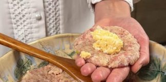 ĆUFTE OD KRUMPIRA I MESA SA 🧀🥔🍖SIROM Predivno hrskave izvana i sočne iznutra, ove mesne okruglice predstavljaju pravi užitak za svaki obrok!