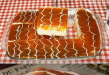 Turski mliječni kolač nudi divno iskustvo jer se bez napora topi u ustima, ostavljajući vas istinski zapanjenim.