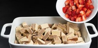 Torta s jagodama i vafli mogu se pripremiti za samo 15 minuta, nudeći divno i jednostavno kulinarsko iskustvo.