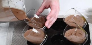 PANNA COTTA S ČOKOLADOOM I MALINAMA: Jednostavna priprema bez potrebe za kuhanjem.