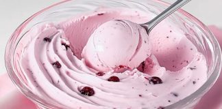 SLADOLEDNI UŽITAK SA SAMO DVA SASTOJKA! 🫐 Prepustite se kremastom sladoledu od borovnice koji ćete obožavati – jednostavan, osvježavajući i pripremljen u trenu!