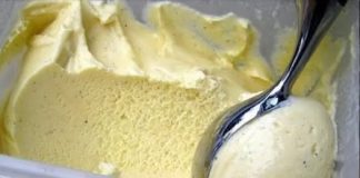 Lako pripremljen u samo 15 minuta, ovaj ukusni sladoled parira najboljim slastičarnicama – za ovaj recept nije potreban stroj za sladoled!