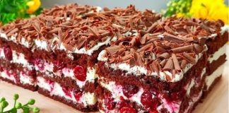 Ovaj desert, koji se naziva brzi čokoladni kolač od višanja, ne samo da pruža izniman okus, već ima i vizualno upečatljiv izgled kada je potpuno sastavljen.