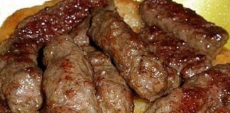 Izraz “kevap” potječe iz perzijskog jezika, označavajući prženo meso, a njegovo podrijetlo seže u staru Grčku.