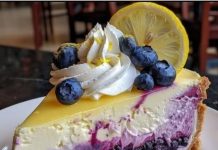 Gdje su entuzijasti kolača od sira? Ovaj kolač od sira od limuna i borovnica kremasta je fantazija za svakog sladokusca…