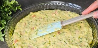 Ovaj recept s tikvicama je onaj u kojem bih mogla uživati svaki dan. Služi kao opcija za brzu večeru koja se može pripremiti za samo 10 minuta.