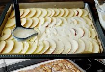 ODLIČAN KOLAČ OD JABUKA ZA SAMO 3 MINUTE, RECEPT ZA ŠALJU OD 200 ML