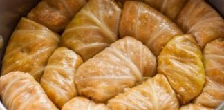 RECEPT ZA SARMU IZ 1952. GODINE IZ NARODNOG KUHARA IZNENADIO JE SVE DOMAĆICE: Koristili su JEDAN “TAJNI” SASTOJAK koji danas malo ko stavlja u ovaj specijalitet RECEPT ZA SARMU IZ 1952. GODINE IZ NARODNOG KUHARA IZNENADIO JE SVE DOMAĆICE: Koristili su JEDAN “TAJNI” SASTOJAK koji danas malo ko stavlja u ovaj specijalitet - featured image