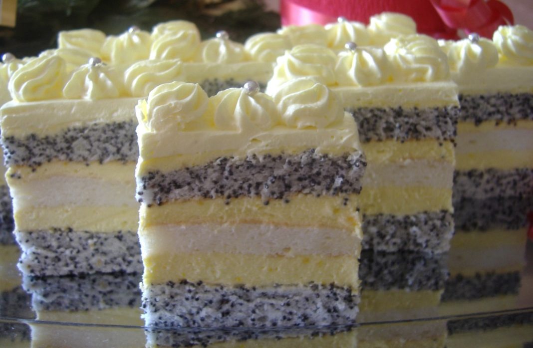 KREMASTE MAK KOCKE…Divan kolač, pravila sam ga vec dva puta za kratko vreme - featured image KREMASTE MAK KOCKE…Divan kolač, pravila sam ga vec dva puta za kratko vreme - featured image