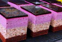 Uživam u ovoj čokoladnoj torti sa borovnicama večeras! Savršen spoj bogate čokolade i kremastog punjenja od borovnice. Uživam u ovoj čokoladnoj torti sa borovnicama večeras! Savršen spoj bogate čokolade i kremastog punjenja od borovnice. - featured image