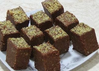 NAJBRŽI ČOKO-PLAZMA KOLAČ GOTOV ZA 10 MINUTA: Recept toliko prost da i dete može da ga napravi – sočne i ukusne NAJBRŽI ČOKO-PLAZMA KOLAČ GOTOV ZA 10 MINUTA: Recept toliko prost da i dete može da ga napravi – sočne i ukusne - featured image