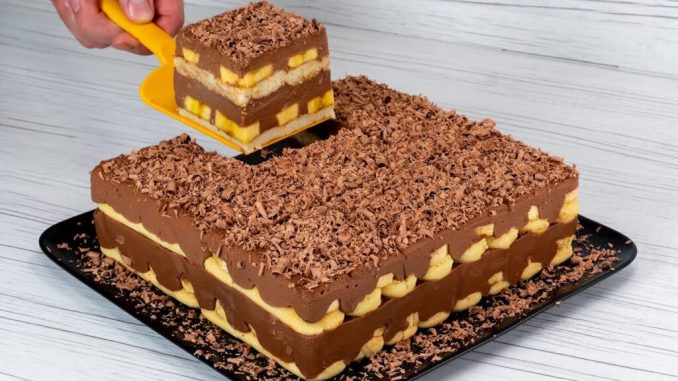 KOLAČ SA BANANAMA, ČOKOLADOM I KEKSOM: Brzo Se Sprema, A Još Se Brže Jede – Sastojci Su Jeftini - featured image KOLAČ SA BANANAMA, ČOKOLADOM I KEKSOM: Brzo Se Sprema, A Još Se Brže Jede – Sastojci Su Jeftini - featured image