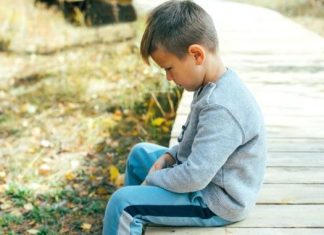 Anksioznost često počinje s ova četiri problema iz djetinjstva – 9 od 10 roditelja ovo svakodnevno radi svojoj djeci Anksioznost često počinje s ova četiri problema iz djetinjstva – 9 od 10 roditelja ovo svakodnevno radi svojoj djeci - featured image