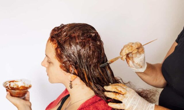 Nakon farbanja kose uvijek uradite OVO: Boja će trajati duplo duže i neće se ispirati - featured image Nakon farbanja kose uvijek uradite OVO: Boja će trajati duplo duže i neće se ispirati - featured image