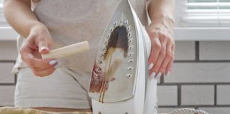 KAKO OČISTITI PEGLU ZA 5 MINUTA 🕔✨ – BEZ SKUPIH SREDSTAVA, STARI TRIKOVI KOJI UVIJEK DJELUJU! 👌 KAKO OČISTITI PEGLU ZA 5 MINUTA 🕔✨ – BEZ SKUPIH SREDSTAVA, STARI TRIKOVI KOJI UVIJEK DJELUJU! 👌 - featured image