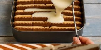 🍪 NEMA PEČENJA: KOLAČ OD KEKSA S VANILIJA PUDINGOM Hladan do savršenstva, poslastica koja se ne peče i toliko je ukusna da je idealna za svaku priliku 🍪 NEMA PEČENJA: KOLAČ OD KEKSA S VANILIJA PUDINGOM Hladan do savršenstva, poslastica koja se ne peče i toliko je ukusna da je idealna za svaku priliku - featured image