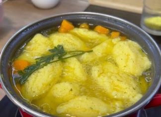 D0MAĆA SUPA SA KNEDLAMA OD GRIZA.. KNEDLE SU MEKANE I NE RASIPAJU SE D0MAĆA SUPA SA KNEDLAMA OD GRIZA.. KNEDLE SU MEKANE I NE RASIPAJU SE - featured image