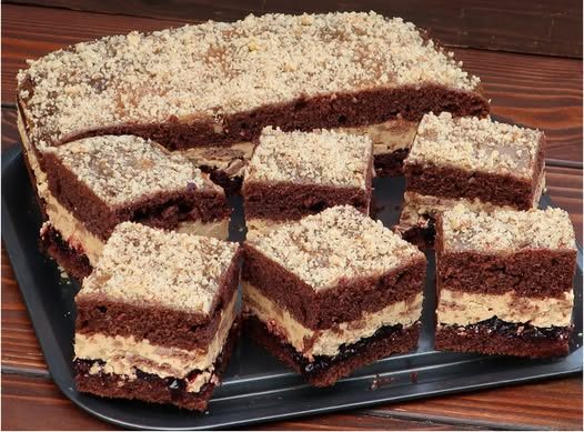 UKUSAN KOLAČ KOJI ĆE ODUŠEVITI GOSTE – SAVRŠEN ZA SVAKU PORODIČNU SVEČANOST! - featured image UKUSAN KOLAČ KOJI ĆE ODUŠEVITI GOSTE – SAVRŠEN ZA SVAKU PORODIČNU SVEČANOST! - featured image