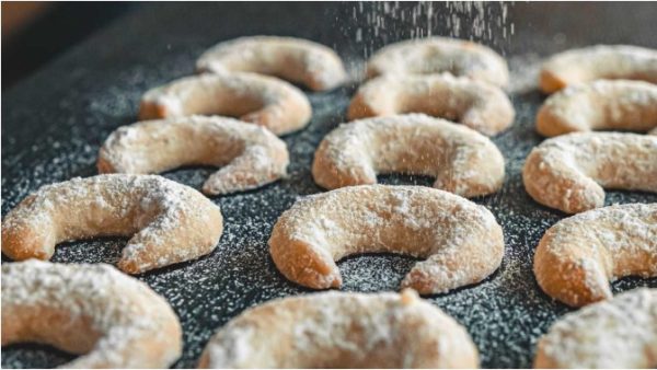 KIFLICE OD VANILIJE KOJI SE TOPE U USTIMA! MIRIS KOJI OSVAJA CIJELU KUĆU! ✨ - featured image KIFLICE OD VANILIJE KOJI SE TOPE U USTIMA! MIRIS KOJI OSVAJA CIJELU KUĆU! ✨ - featured image