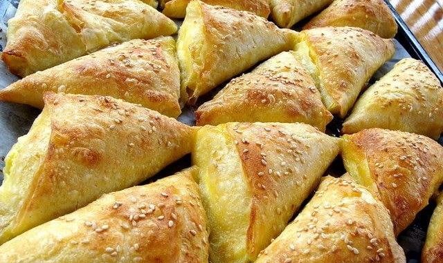 OVU FENOMENALNU PITU POKAZALA MI JE MOJA SVEKRVA…JA JE ČESTO PRAVIM A SADA ĆETE I VI… - featured image OVU FENOMENALNU PITU POKAZALA MI JE MOJA SVEKRVA…JA JE ČESTO PRAVIM A SADA ĆETE I VI… - featured image