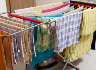 OVA ŽENA USRED SOBE OSUŠI VEŠ ZA SAMO 2 SATA: Svima pokazala trik, ne treba vam sušilica u stanu OVA ŽENA USRED SOBE OSUŠI VEŠ ZA SAMO 2 SATA: Svima pokazala trik, ne treba vam sušilica u stanu - featured image