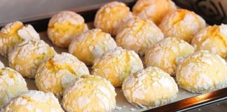 RASPUCANI BOŽIĆNI LIMUN KEKSIĆI…Jednostavna priprema za prhke kolačiće… RASPUCANI BOŽIĆNI LIMUN KEKSIĆI…Jednostavna priprema za prhke kolačiće… - featured image