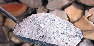 Uštedite malo drvenog pepela, SAVJETOVALA NAS JE BAKA: Može vam pomoći preživjeti nestanak struje, pa čak i rat! Uštedite malo drvenog pepela, SAVJETOVALA NAS JE BAKA: Može vam pomoći preživjeti nestanak struje, pa čak i rat! - featured image