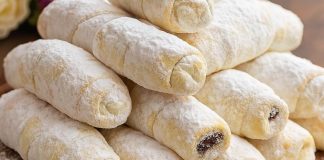 Domaćinske kiflice sa orasima – Najbolja kombinacija ukusa: Što duže stoje, to su ukusnije! Domaćinske kiflice sa orasima – Najbolja kombinacija ukusa: Što duže stoje, to su ukusnije! - featured image