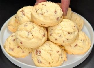 BOŽIĆNI PUTER KOLAČIĆI SA ČOKOLADOM…Nezaobilazan su dio božićne trpeze… BOŽIĆNI PUTER KOLAČIĆI SA ČOKOLADOM…Nezaobilazan su dio božićne trpeze… - featured image