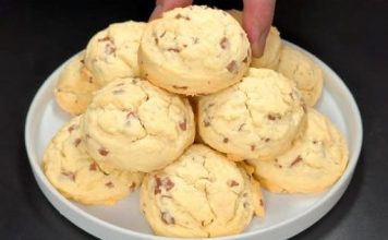 BOŽIĆNI PUTER KOLAČIĆI SA ČOKOLADOM…Nezaobilazan su dio božićne trpeze… BOŽIĆNI PUTER KOLAČIĆI SA ČOKOLADOM…Nezaobilazan su dio božićne trpeze… - featured image