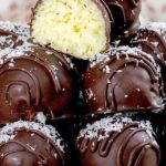 Č0K0LADNE KUGLICE BEZ PEČENJA…jednostavna p0slastica 0d samo tri sastojka Č0K0LADNE KUGLICE BEZ PEČENJA…jednostavna p0slastica 0d samo tri sastojka - featured image