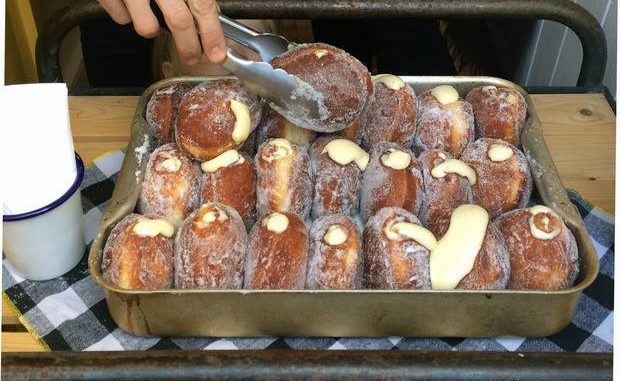 KO OVOME MOŽE DA ODOLI: RECEPT ZA EXTRA AMERIČKE KROFNE JE PRED VAMA: PROBAJTE! - featured image KO OVOME MOŽE DA ODOLI: RECEPT ZA EXTRA AMERIČKE KROFNE JE PRED VAMA: PROBAJTE! - featured image