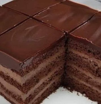 Ova čokoladna torta nestaje za 5 minuta: kremasta, mekana i neodoljiva… Ova čokoladna torta nestaje za 5 minuta: kremasta, mekana i neodoljiva… - featured image