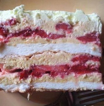 NAJBOLJI KREMASTI KOLAČ SA JAGODAMA KOJI SAM PROBALA NAJBOLJI KREMASTI KOLAČ SA JAGODAMA KOJI SAM PROBALA - featured image