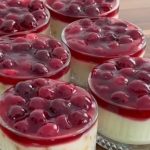 DESERT U ČAŠI ZA 5 MINUTA: Ovaj desert pravim svaki puta kada mi dolaze gosti… DESERT U ČAŠI ZA 5 MINUTA: Ovaj desert pravim svaki puta kada mi dolaze gosti… - featured image