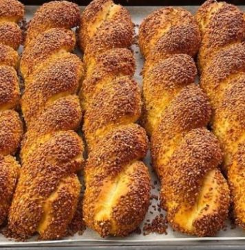 TURSKI SIMIT ĐEVREK! 🥨 Isprobajte originalni recept kod kuće – ne morate ići u Tursku! TURSKI SIMIT ĐEVREK! 🥨 Isprobajte originalni recept kod kuće – ne morate ići u Tursku! - featured image