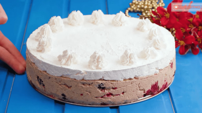 Plazma torta sa voćem koja se pravi za 15 minuta (VIDEO) - featured image Plazma torta sa voćem koja se pravi za 15 minuta (VIDEO) - featured image