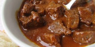 JUNEĆI GULAS SVAKO IMA SVOJ RECEPT ALI MENI JE OVAJ NAJDRAŽI JUNEĆI GULAS SVAKO IMA SVOJ RECEPT ALI MENI JE OVAJ NAJDRAŽI - featured image