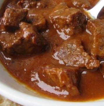 JUNEĆI GULAS SVAKO IMA SVOJ RECEPT ALI MENI JE OVAJ NAJDRAŽI JUNEĆI GULAS SVAKO IMA SVOJ RECEPT ALI MENI JE OVAJ NAJDRAŽI - featured image