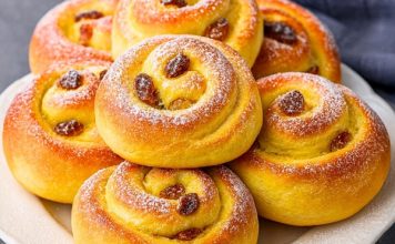 MEKANE DANSKE ROLNICE 🥰 Neodoljivo mekane, mirisne i pune kreme koja se topi u ustima 😍 Savršene za doručak ili uz kafu! MEKANE DANSKE ROLNICE 🥰 Neodoljivo mekane, mirisne i pune kreme koja se topi u ustima 😍 Savršene za doručak ili uz kafu! - featured image