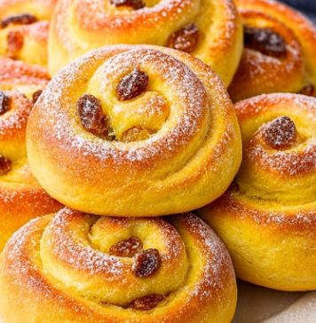 MEKANE DANSKE ROLNICE 🥰 Neodoljivo mekane, mirisne i pune kreme koja se topi u ustima 😍 Savršene za doručak ili uz kafu! MEKANE DANSKE ROLNICE 🥰 Neodoljivo mekane, mirisne i pune kreme koja se topi u ustima 😍 Savršene za doručak ili uz kafu! - featured image