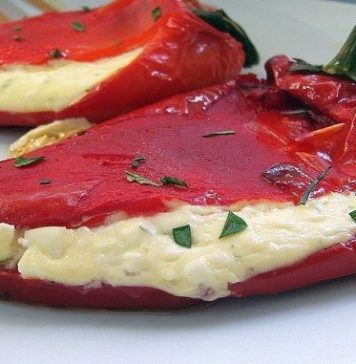 PEČENE PAPRIKE PUNJENE FETA SIROM PEČENE PAPRIKE PUNJENE FETA SIROM - featured image