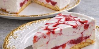 MRAMORNA TORTA OD JAGODA: Izgleda fantastično, a ukus obara s nogu! MRAMORNA TORTA OD JAGODA: Izgleda fantastično, a ukus obara s nogu! - featured image
